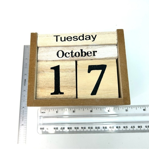 Rustic Wooden Block Calendar Date Display - Picture 5 of 9